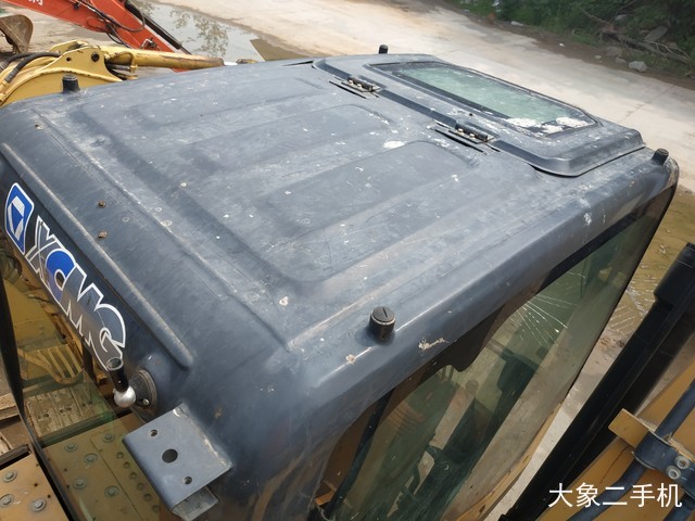 徐工 XE215CA 挖掘机