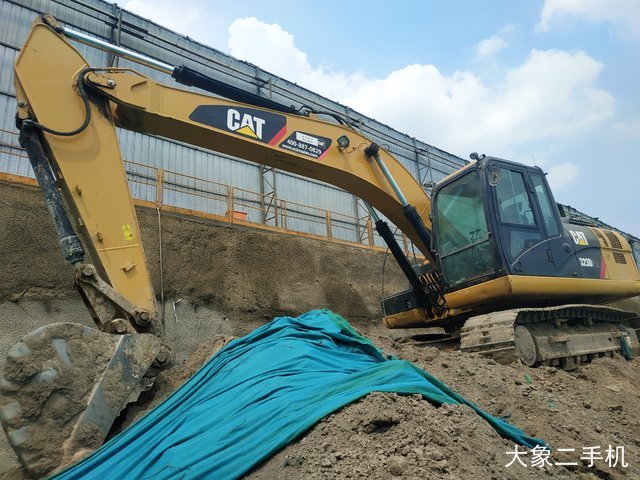 卡特彼勒 323D2L 挖掘机