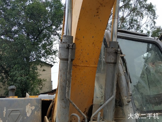 徐工 XE150D 挖掘机