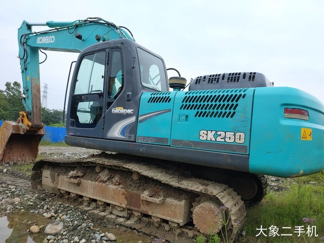 神钢 SK250-8 挖掘机