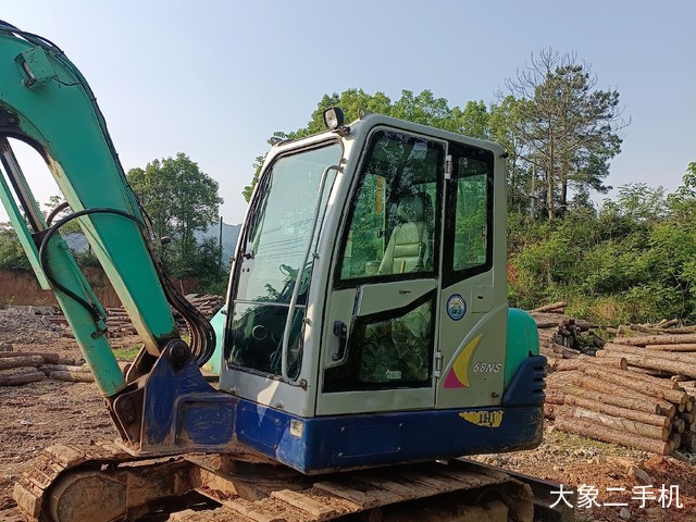 石川岛 IHI-68NS 挖掘机