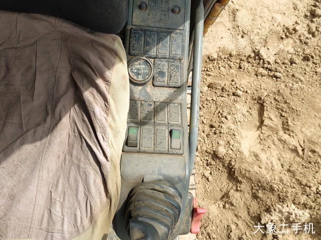 沃尔沃 EC210BLC 挖掘机