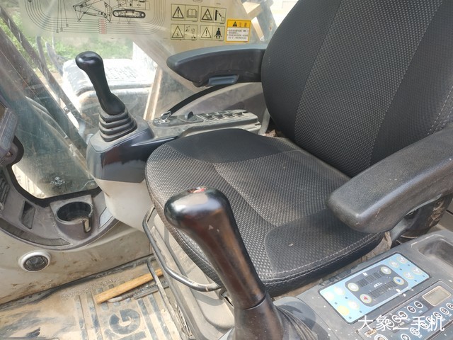 徐工 XE265C 挖掘机