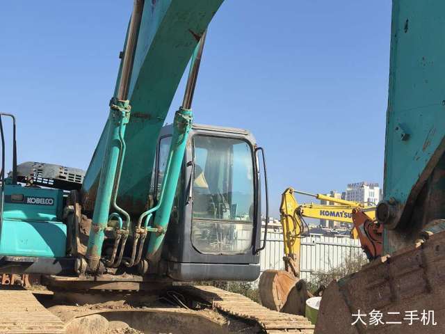 神钢 SK350LC-8 挖掘机