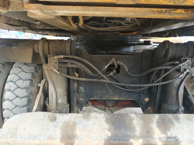 现代 R210W-5 挖掘机