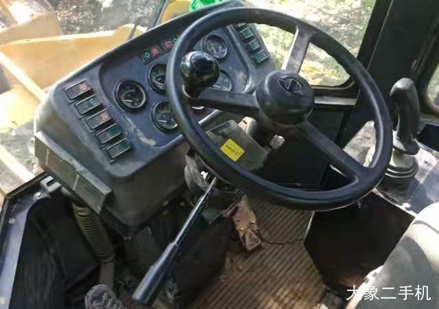 山工 SEM660B 装载机