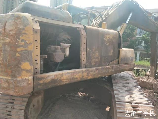 小松 PC200-8 挖掘机