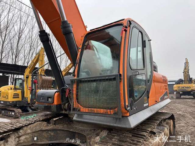 斗山 DH300LC-V 挖掘机