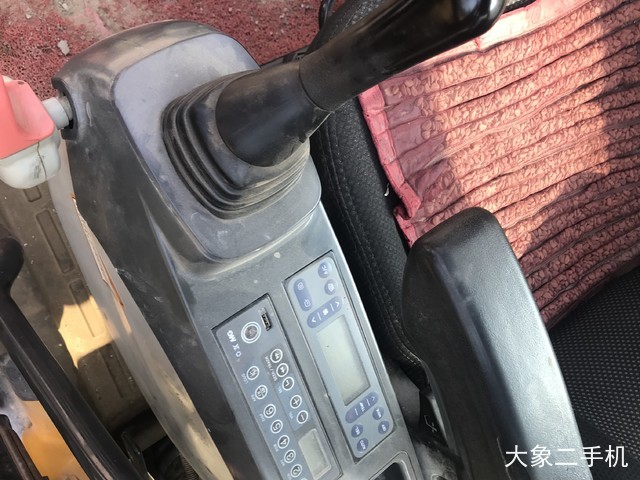 徐工 XE215C 挖掘机