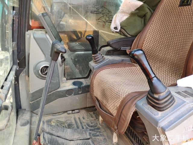 徐工 XE200D 挖掘机