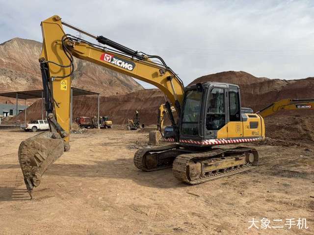 徐工 XE135D 挖掘机