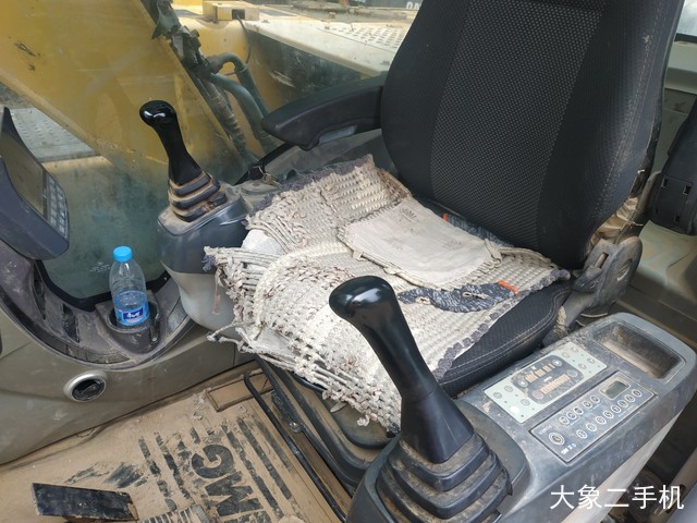 徐工 XE150D 挖掘机