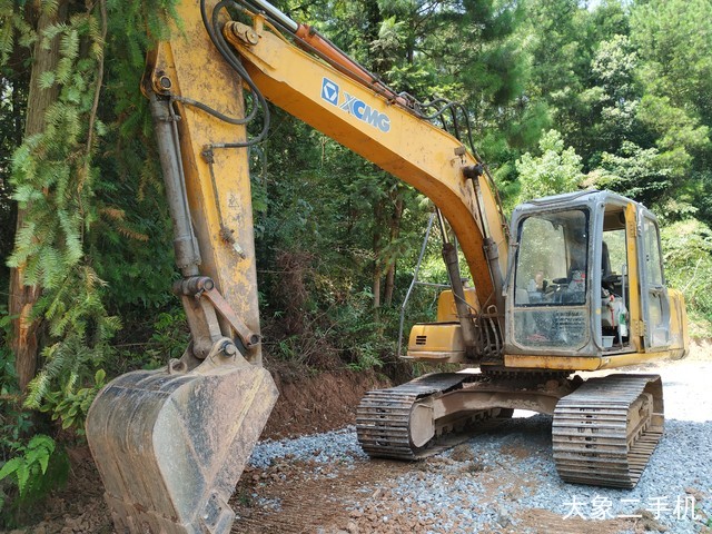 徐工 XE150D 挖掘机