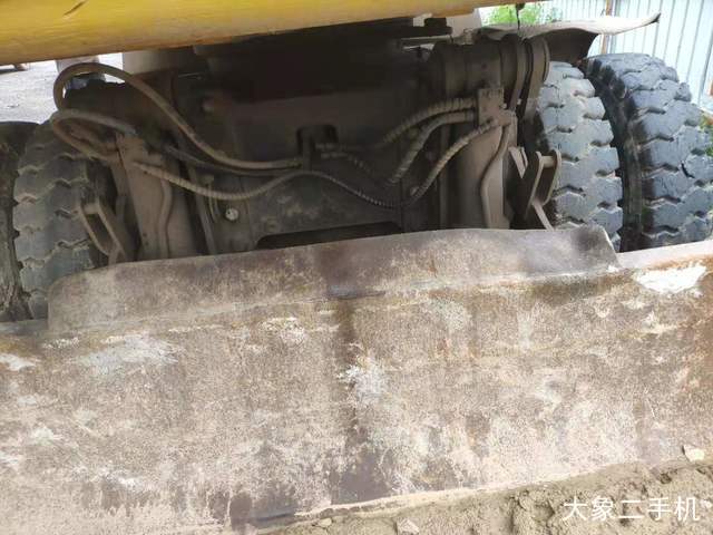 现代 R210W-5 挖掘机