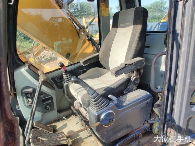 现代 R225LC-7 挖掘机