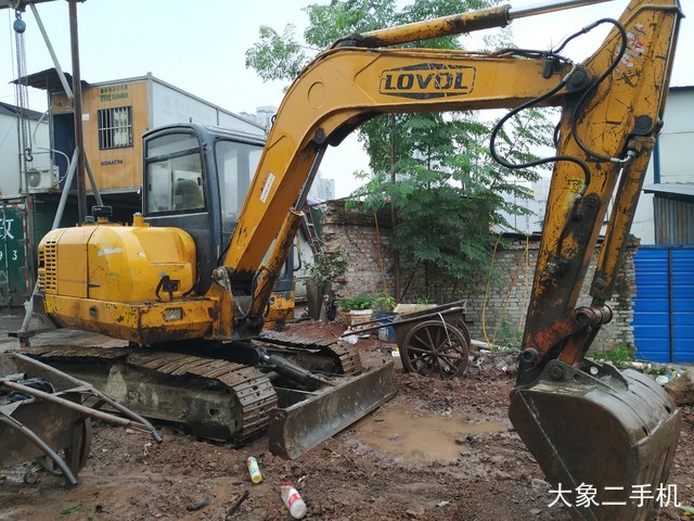 雷沃重工 FR65-7 挖掘机