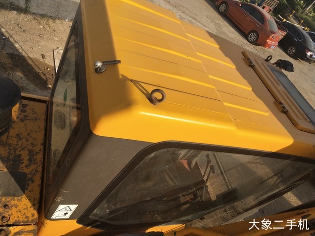 三一重工 SY215C-8 挖掘机