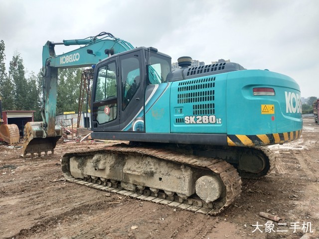 神钢 SK260LC-10 挖掘机