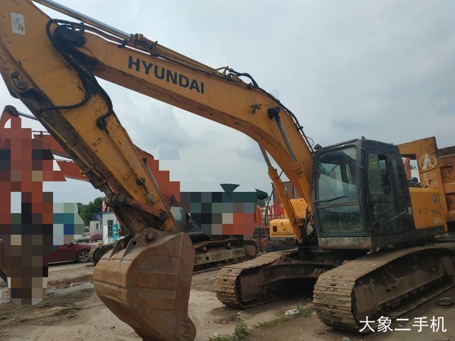 现代 R225LC-7 挖掘机