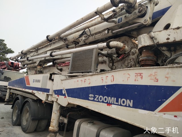 中联重科 ZLJ5413THB125-49 泵车