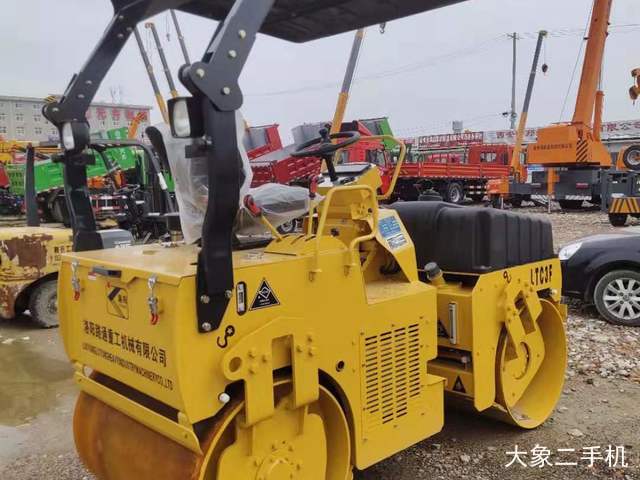 洛阳路通 LTC3PB 压路机