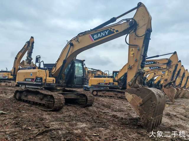 三一重工 SY225C 挖掘机