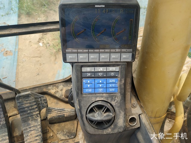 小松 PC240LC-8 挖掘机