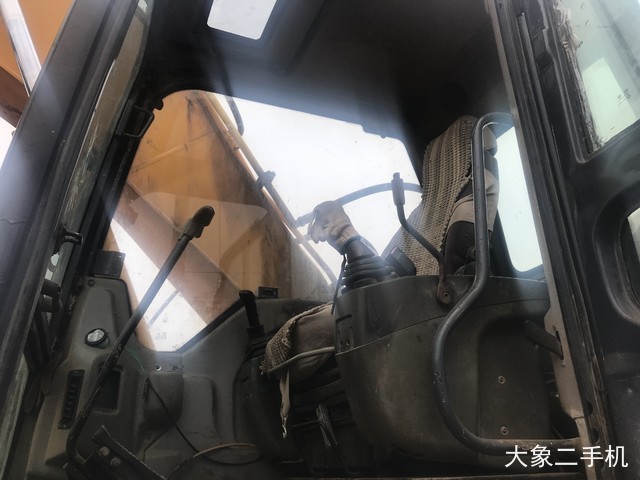 龙工 LG6225D 挖掘机