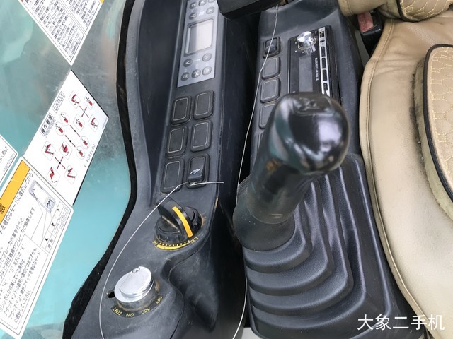 神钢 SK200-10 挖掘机