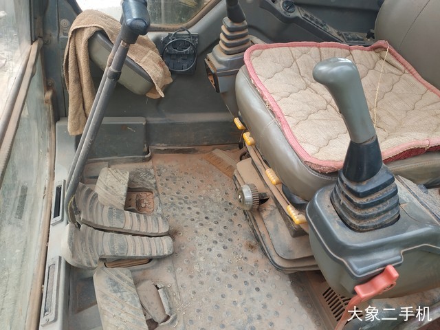 沃尔沃 EC210BLC 挖掘机