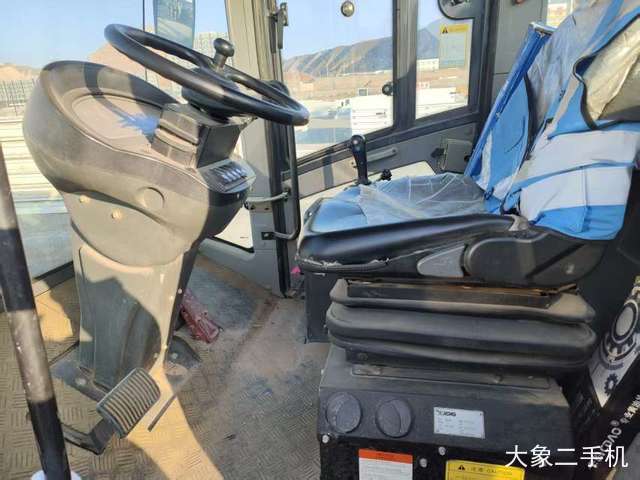 徐工 XS203J 压路机