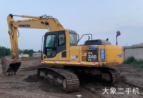 小松 PC240LC-8 挖掘机
