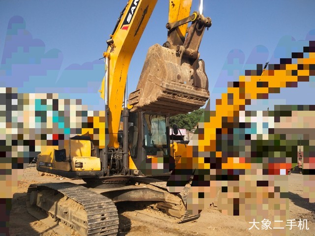 三一重工 SY215C-9 挖掘机