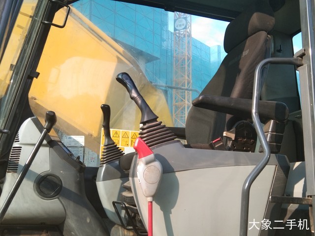 小松 PC220-8M0 挖掘机