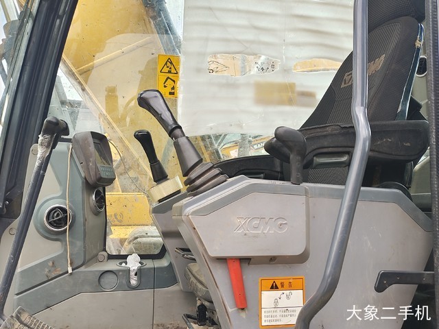徐工 XE135D 挖掘机
