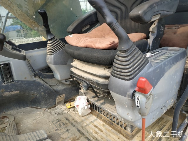 小松 PC270-7 挖掘机