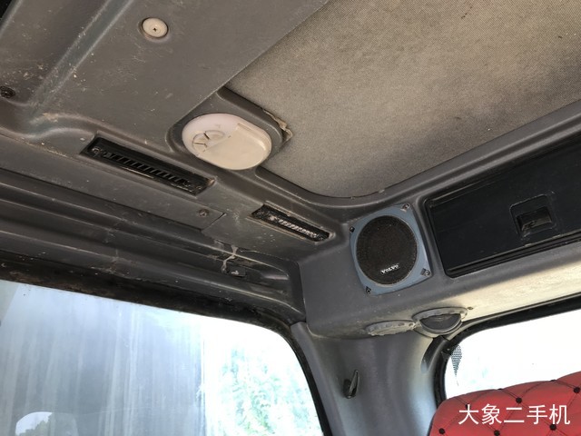 沃尔沃 EC240B 挖掘机