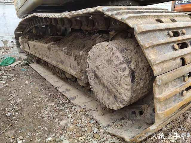 山东临工 LG6300 挖掘机