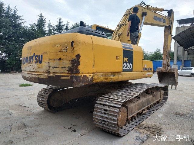 小松 PC220-8M0 挖掘机