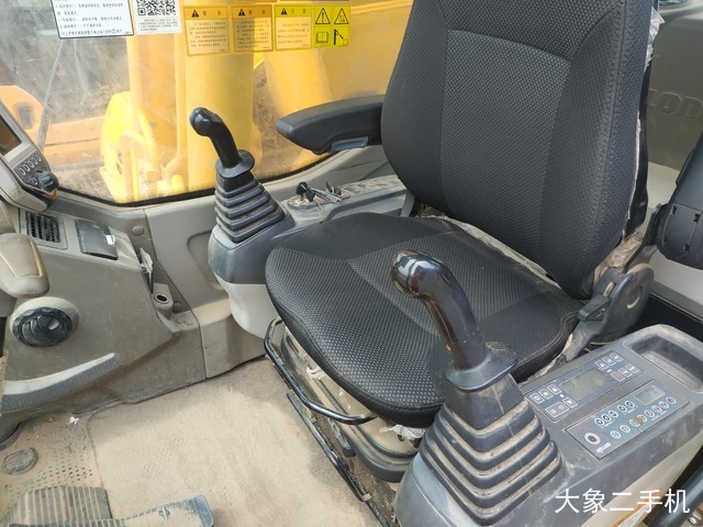 龙工 LG6245E 挖掘机