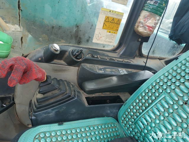 神钢 SK260LC-8 挖掘机