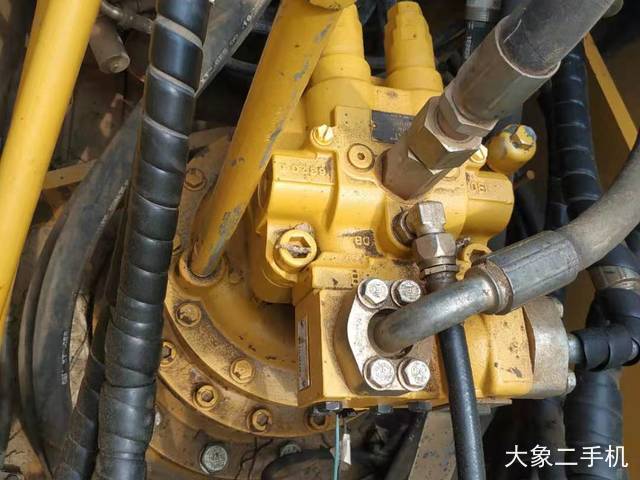 卡特彼勒 323DL 挖掘机