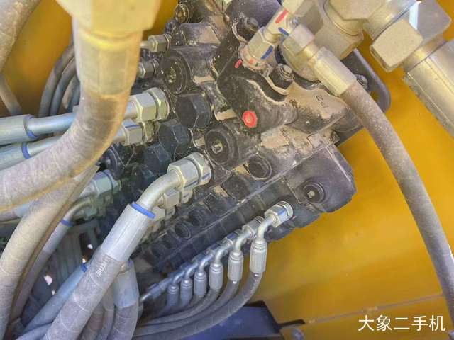 徐工 XE75D 挖掘机