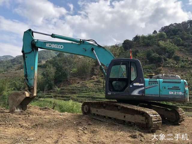 神钢 SK210LC-8 挖掘机