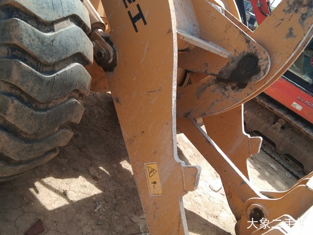 龙工 LG833B 装载机