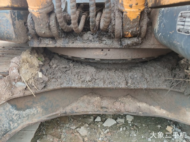 现代 R150LC-9 挖掘机