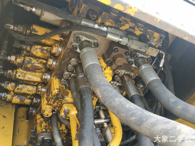 小松 PC240LC-8 挖掘机