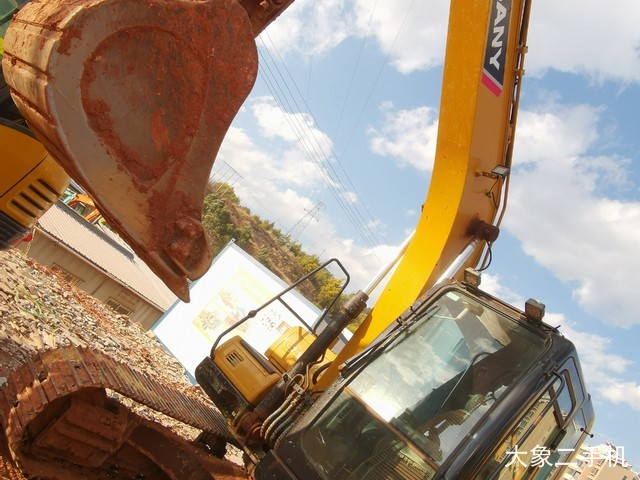 三一重工 SY135C-9 挖掘机