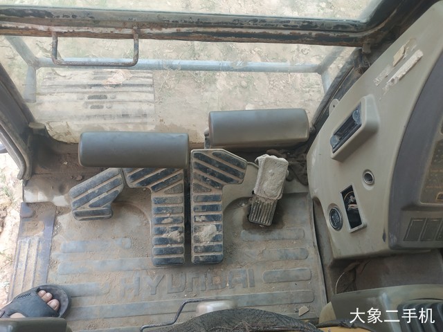 现代 R225LC-7 挖掘机