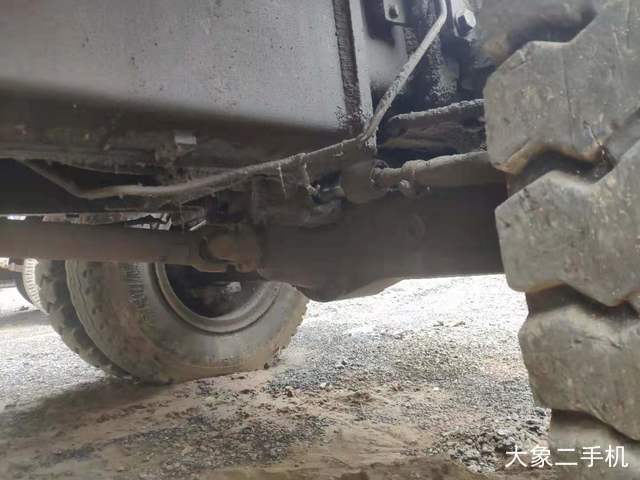 现代 R210W-5 挖掘机